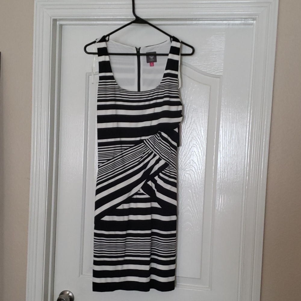 Black/white dress